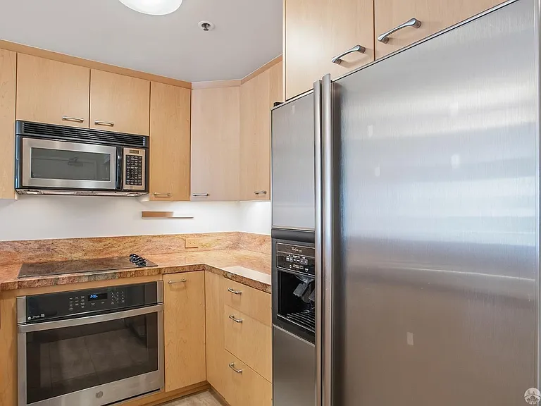 601 Van Ness Ave #406 — Photo 5