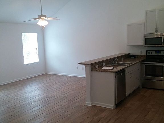 4th image of 2324 Quazar Cir