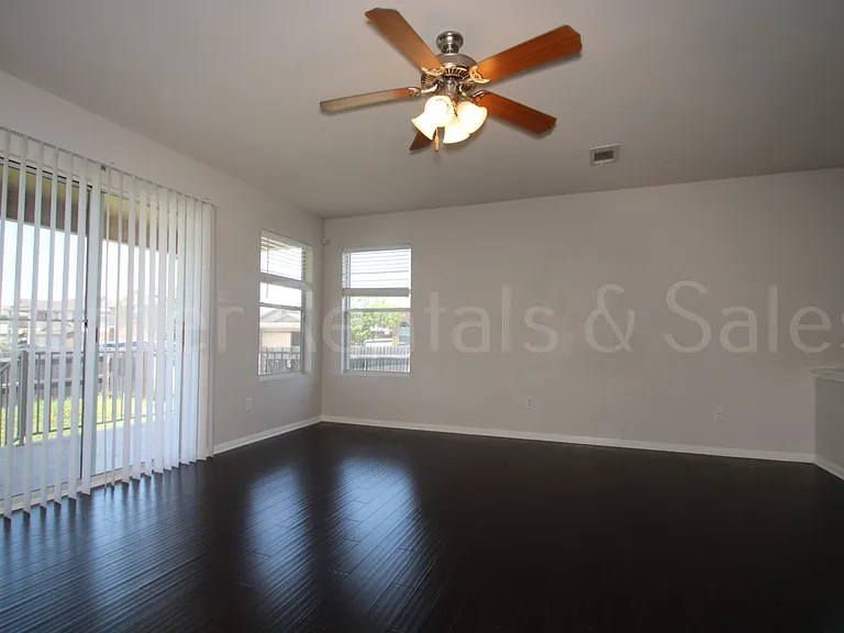 6712 Taree Loop — Photo 5