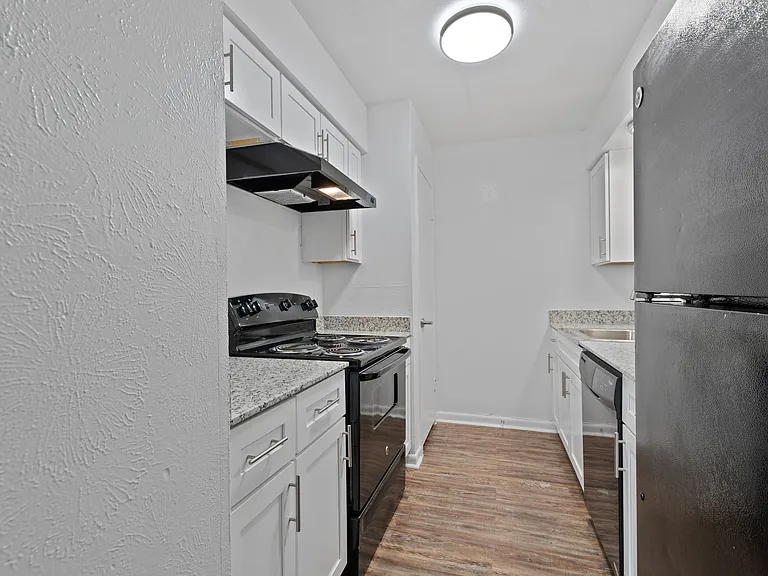 The Village Residences — Photo 16