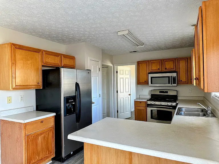 1383 Westward Dr SW — Photo 6