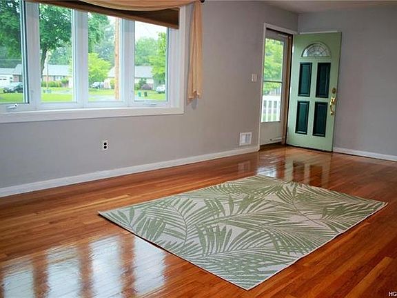 3rd image of 22 Mackey Ct
