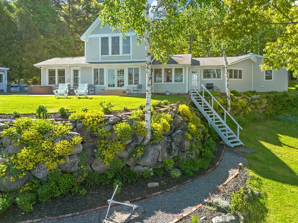 9 Beverly Boulevard, Phippsburg, ME 04562