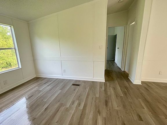 4th image of 171 Songbird Ln