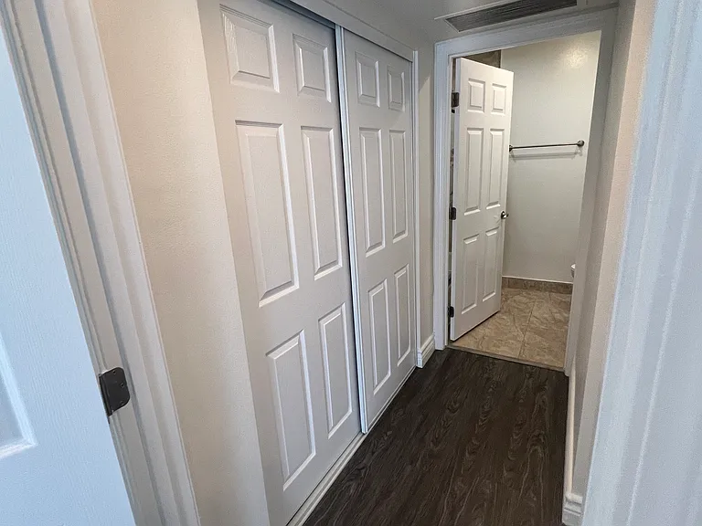 4307 Whitsett Ave #204 — Photo 39