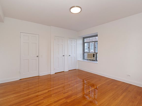 3rd image of 150 Greenway Ter APT 53E