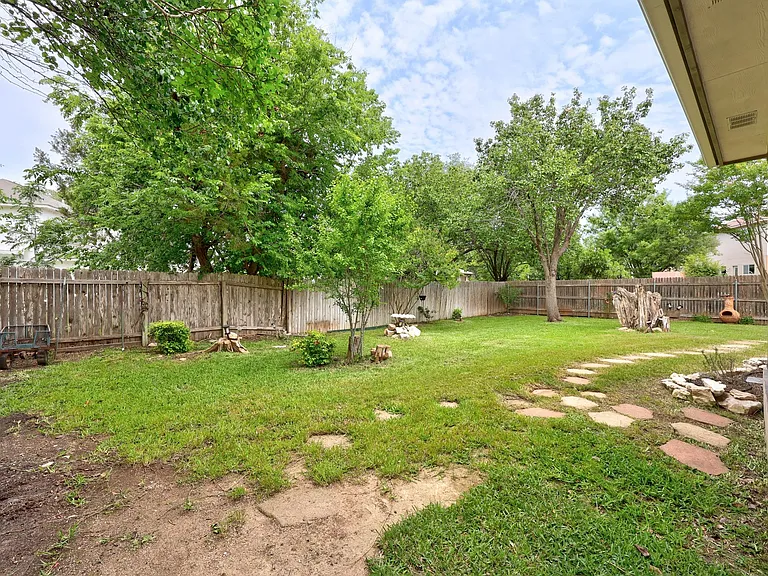1617 Abbey Ln — Photo 28
