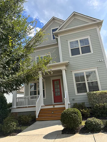 520 Lake Holding St Photo 1