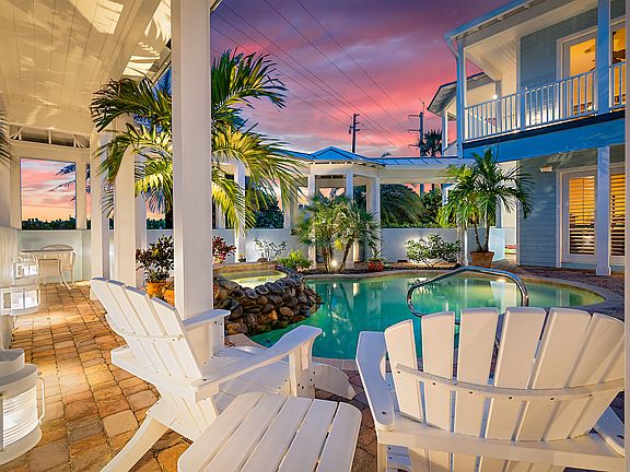 5th image of 1061 Ocean Dr