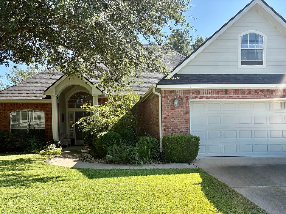1st image of 2324 Crystal Dr