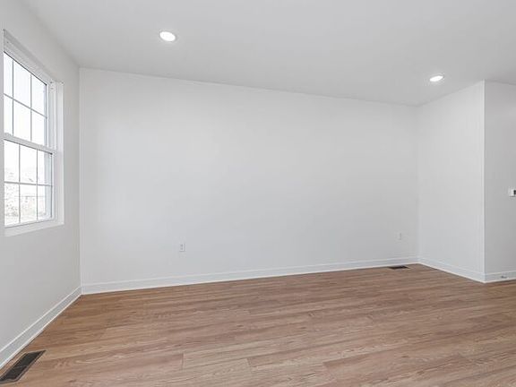 4th image of 2529 Guilford Ave #A