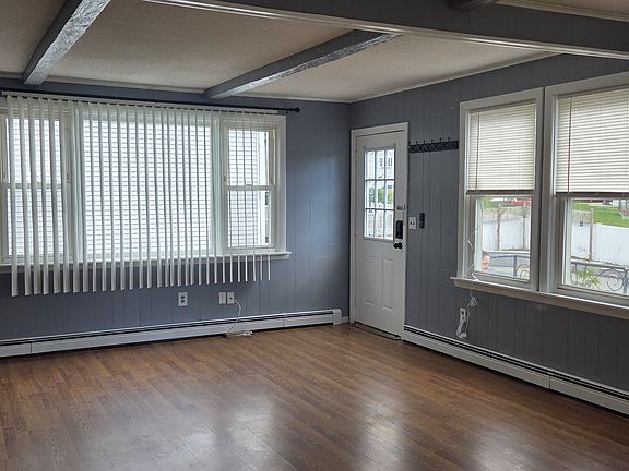 3rd image of 267 Dwelly St #2