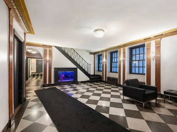 226 East 12th Street image 5 of 6