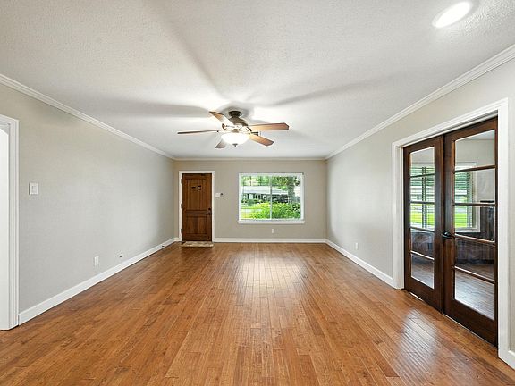 5th image of 1714 Parana Dr