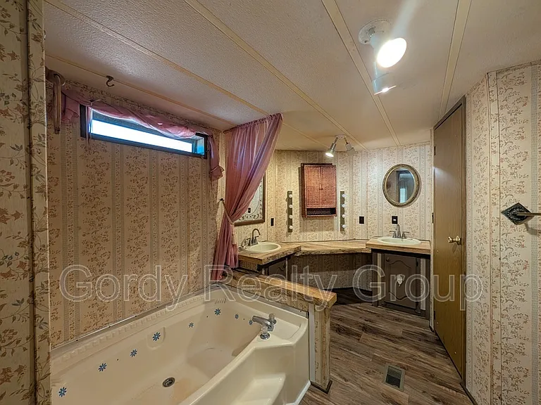 6511 Blue Springs Rd — Photo 12