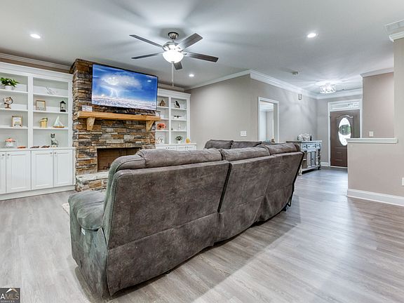 3rd image of 2529 Shockley Springs Dr