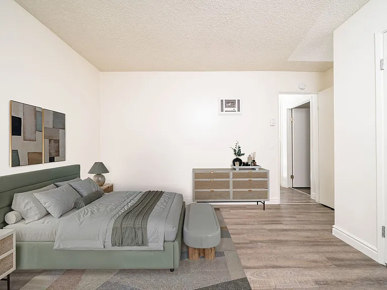 570 S Lincoln Ave — Photo 4