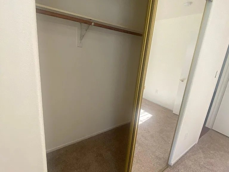 1827 N Mariposa Ave — Photo 16