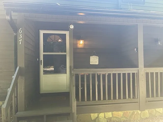 637 Riverside Dr E — Photo 17
