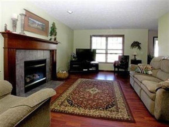 3rd image of 7063 Oak Tree Dr