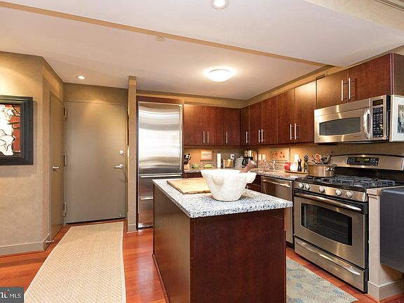 3rd image of 219-29 S 18th St #1410