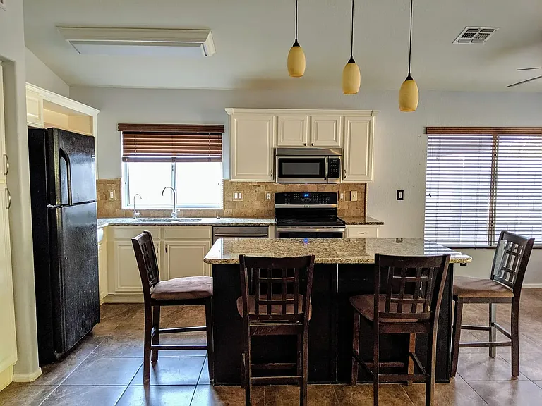 1481 S Sahuaro St — Photo 5