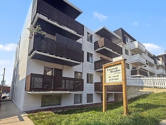 3rd image of 423 1st Ave NE