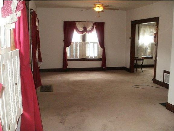 4th image of 40 Olive St