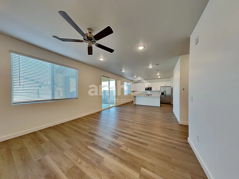 12523 W Flynn Ln — Photo 8