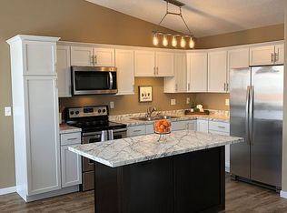 1068 41st Ave W, West Fargo, ND 58078
