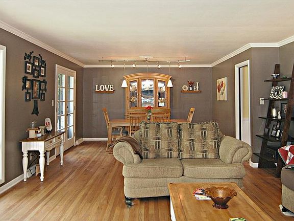 5th image of 1900 Thornhill Dr