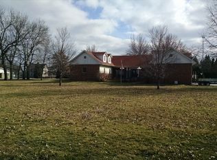 515 E Samuel St, Assumption, IL 62510