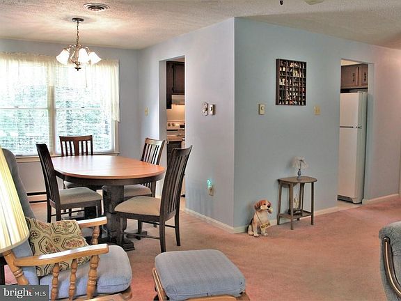 5th image of 5588 Carol Ln