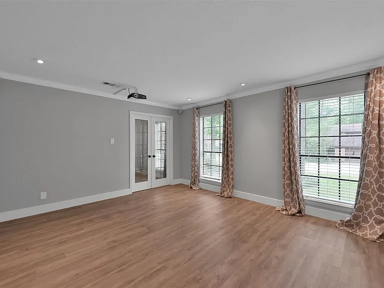 14 E Wandering Oak Dr — Photo 9