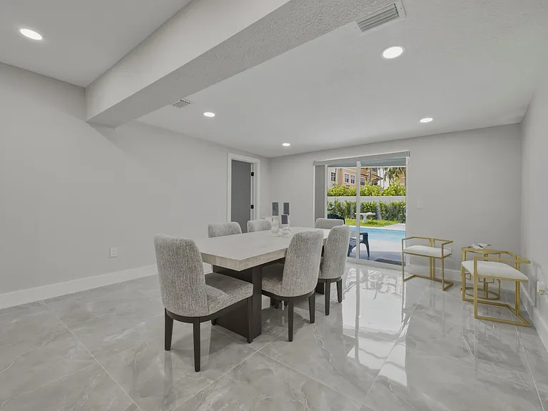 632 Las Palmas Park — Photo 4