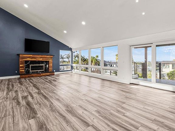 3rd image of 1525 Laurel Rd