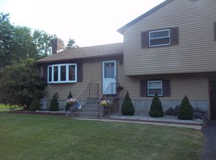 82 Hartz Ln, East Hartford, CT 06118