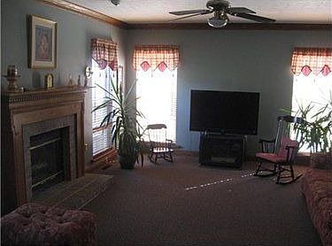 5th image of 150 Camelot Cir