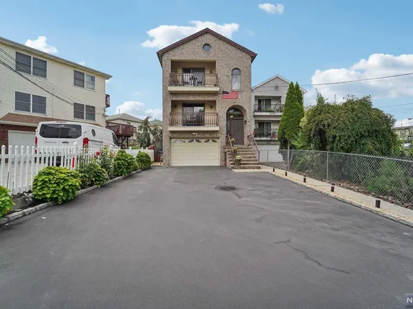13-15 Saint Charles St, Newark, NJ 07105
