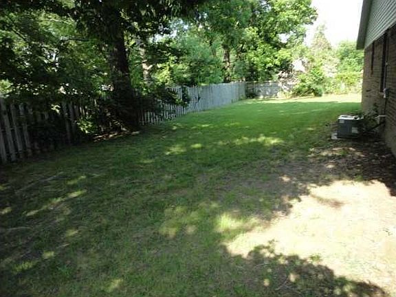 5th image of 910 NW A St