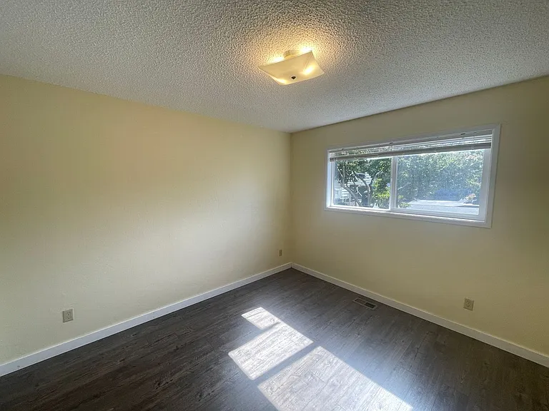 4590 Excelsior Rd — Photo 18