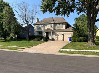 11212 W 115th Ter, Overland Park, KS 66210