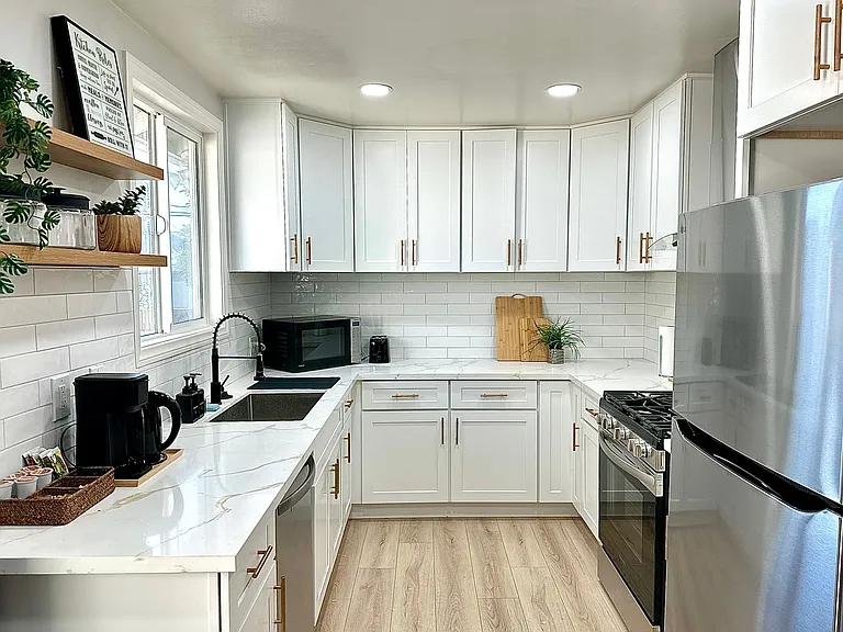 9234 Mills Ave — Photo 1