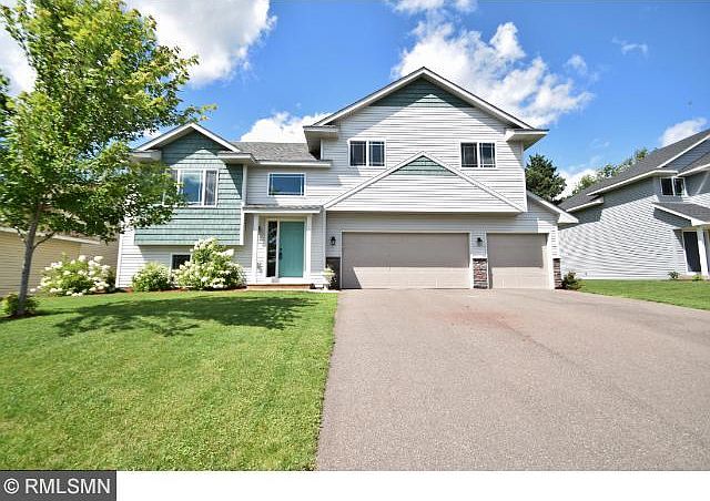 1st image of 621 129th Ave NE