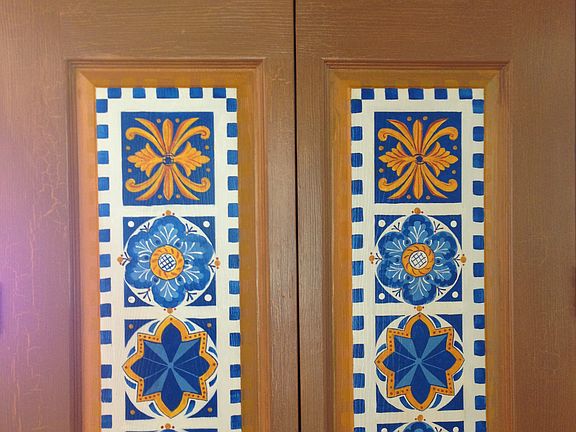 Handpainted linen doors