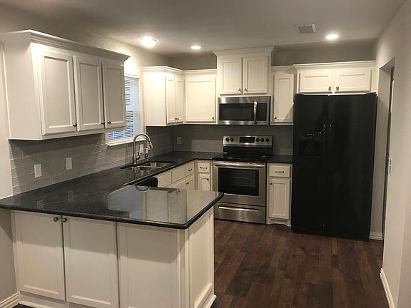 3rd image of 1214 W Watson Blvd