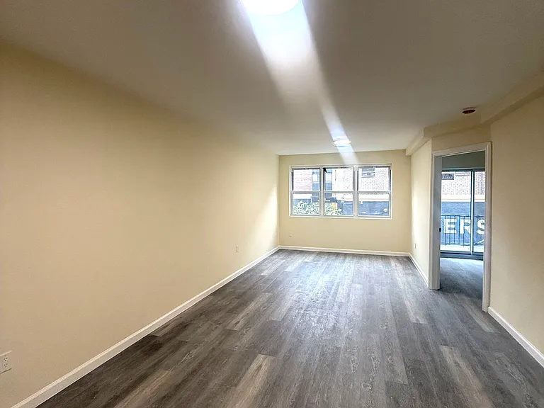 1667 E 18th St #2 — Photo 7