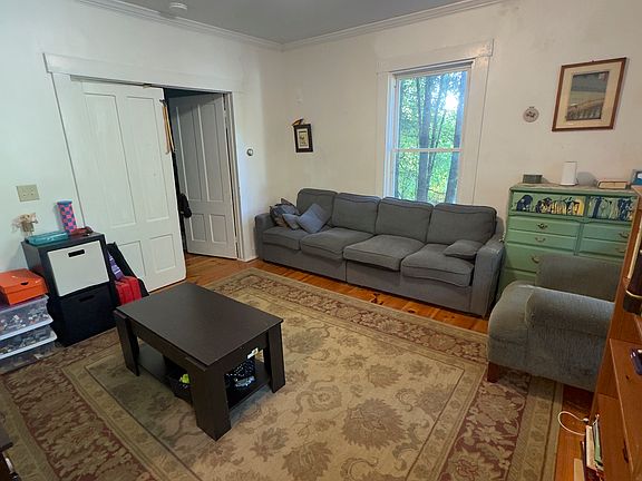3rd image of 21 1st Ave