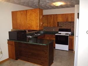 4th image of 638 Park Ave