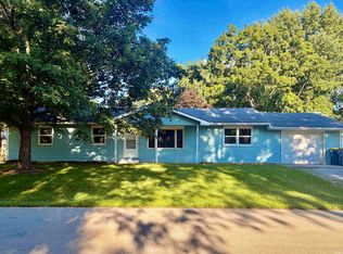 120 Maxine Dr, Ossian, IN 46777